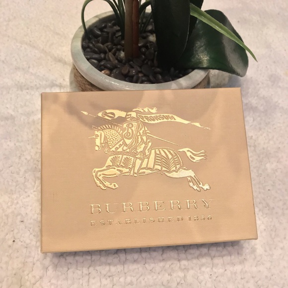 Burberry Wallet 🍀 - Picture 7 of 8